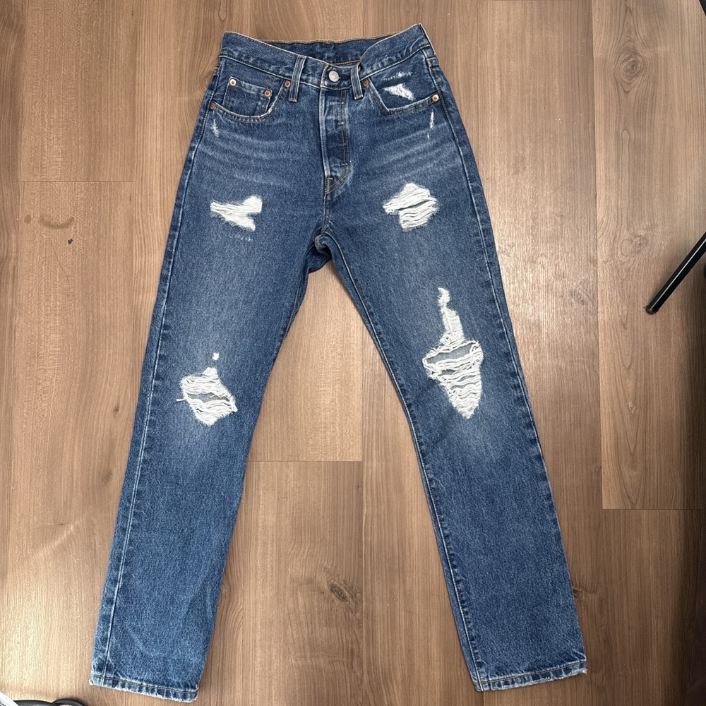 Levis 501 Jeans 25x28 Women's Premium Denim Button Fly Straight‎ Distressed